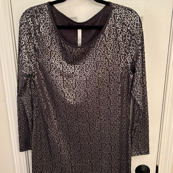 Kensie Stretch Sequin Mini - Picture 1 of 5